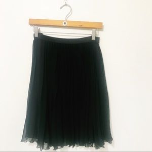 Black pleated skirt